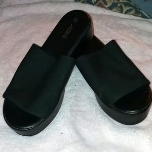 Ardene -Brand new black platform sandals
